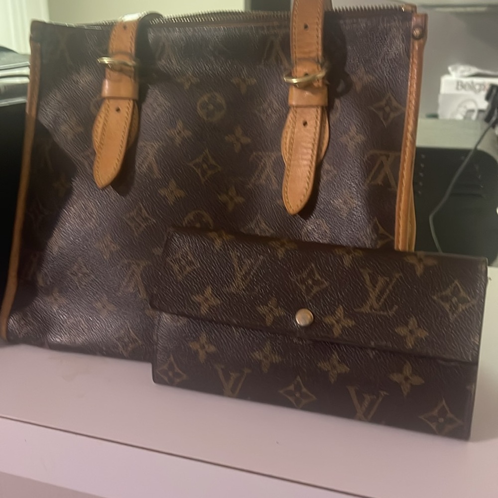 Authentic Louis Vuitton monogram tote purse with matching wallet